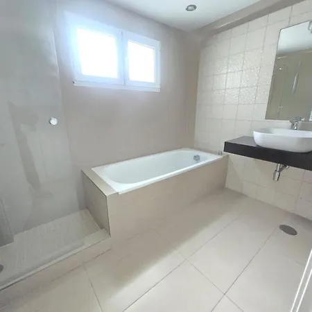 Roof - Vut4217as Appartement